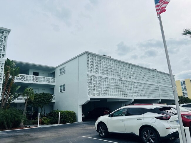 Building Photo - 4800 Ocean Beach Blvd Unit 219