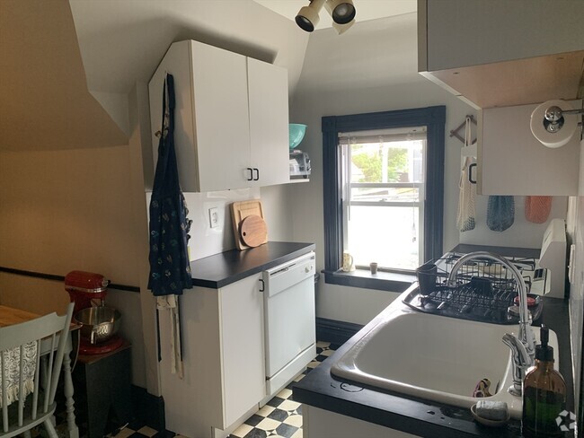 Building Photo - 465 Medford St Unit 3 Rental
