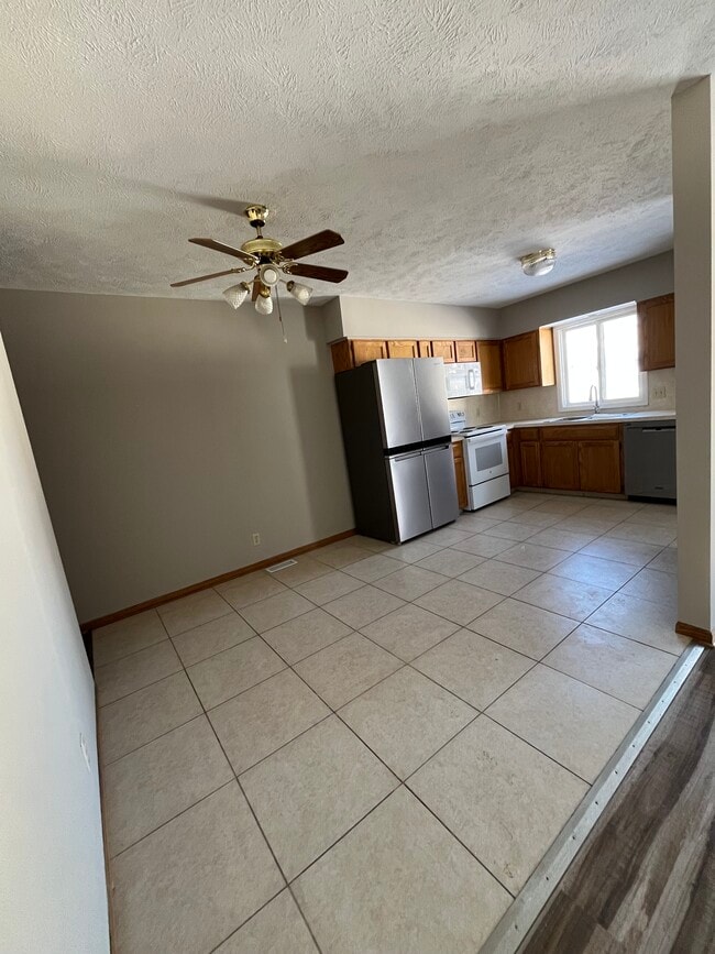 Photo - 505 Michael Dr