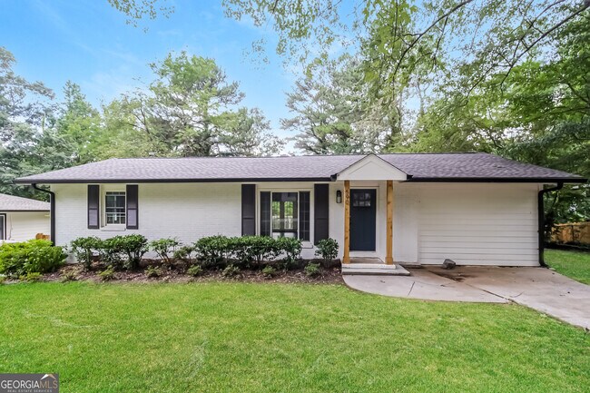 Building Photo - 590 Oriole Dr SE