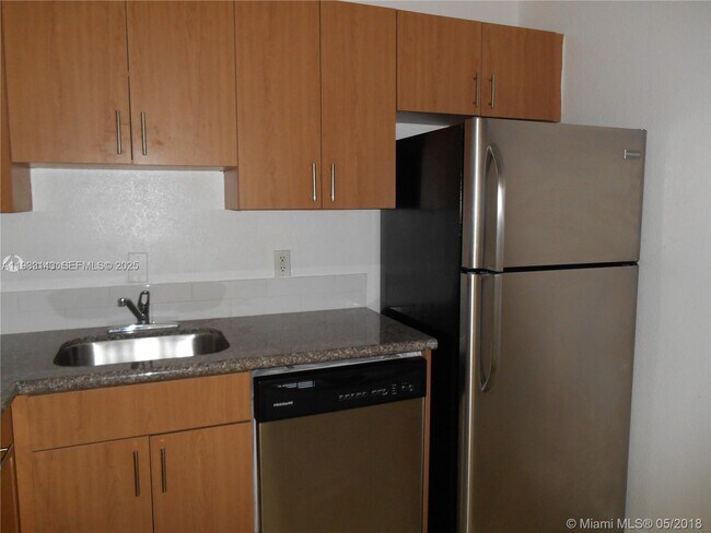 Photo - 5122 NW 79th Ave Unidad 305