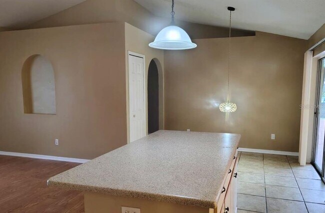 Photo - 326 Hanging Moss Rd