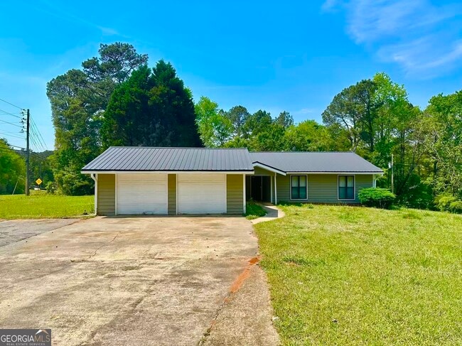 Building Photo - 100 Lakeview Ln