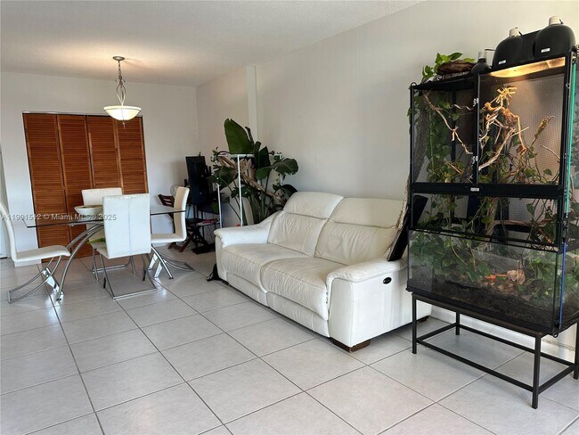 Photo - 400 Kings Point Dr Unidad 726