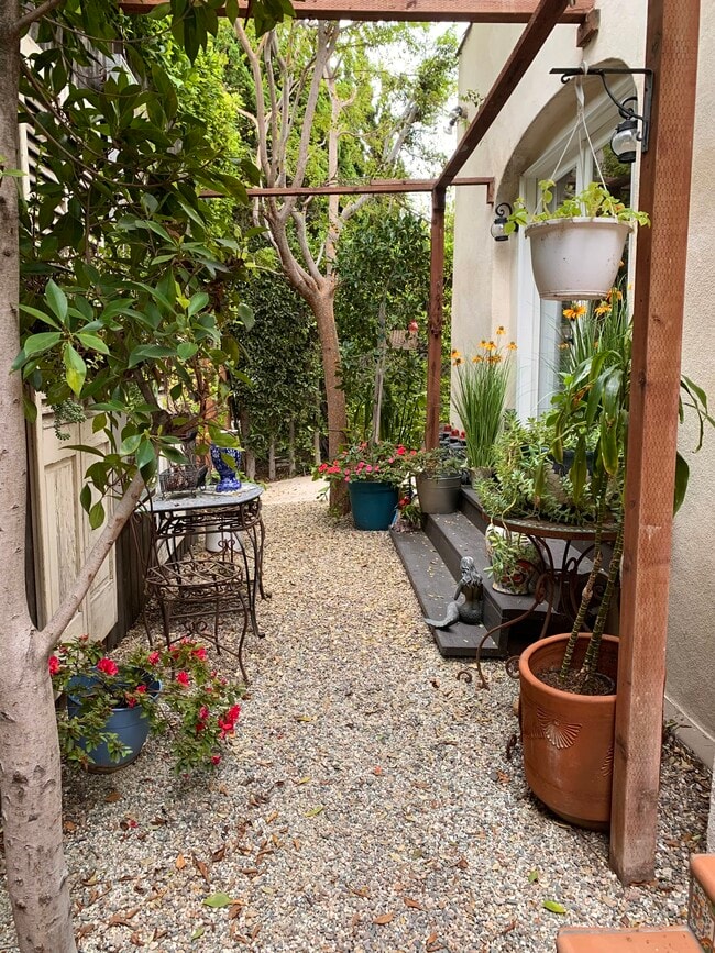 Photo - 607 N Windsor Blvd Unit 607