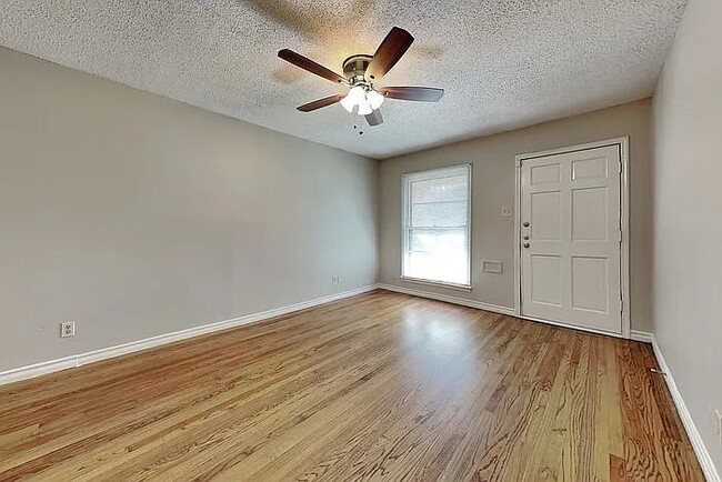Photo - 11211 Ulloa Ln