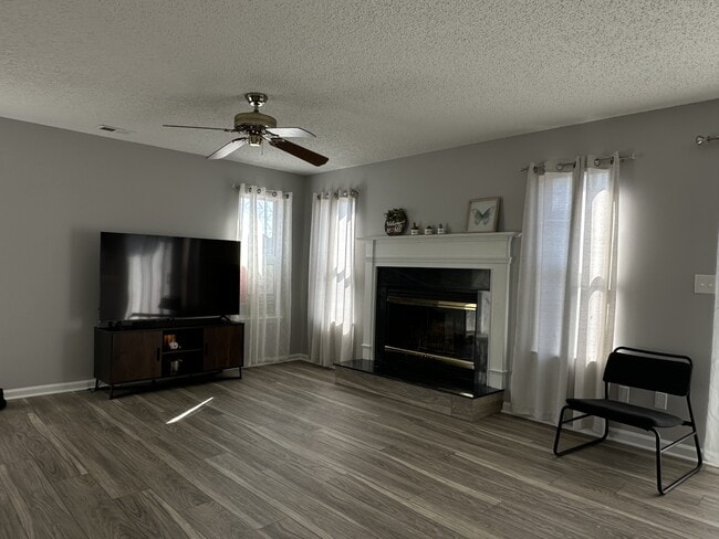 Photo - 5608 Tourmaline Ct