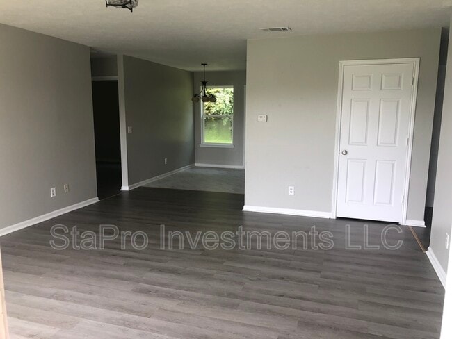 Photo - 164 Village Pl