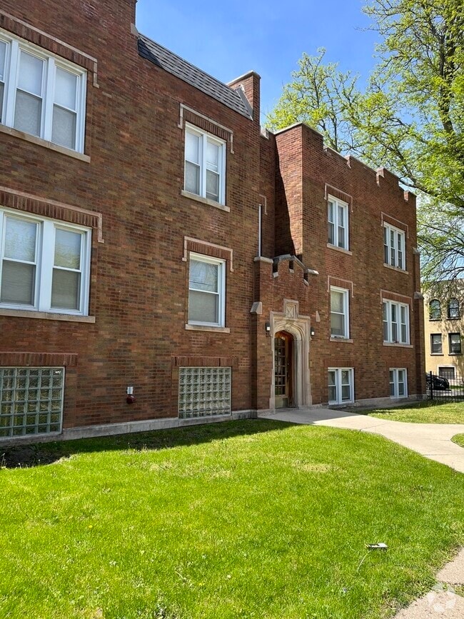 Building Photo - 7800 S Prairie Ave Unit 2N Rental