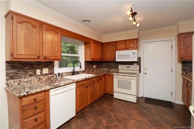 Photo - 121 Marshdale Ave SW