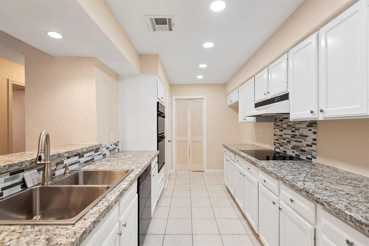 Photo - 14215 Lost Meadow Ln