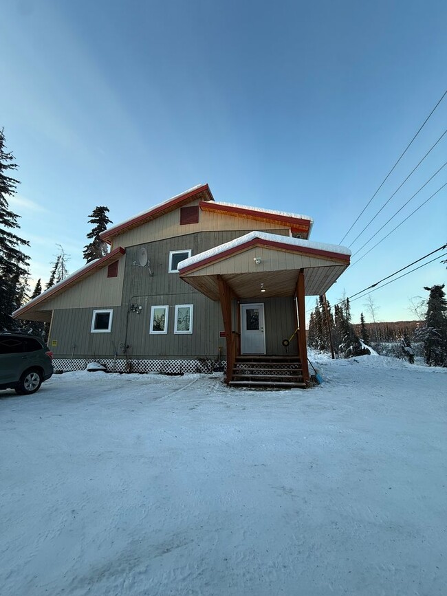 Building Photo - 1315 Ballaine Rd Unit B