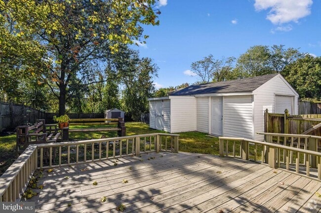 Building Photo - Charming 4-Bedroom Colonial with Modern Up... Rental