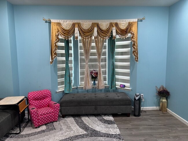 Photo - 708 Alban Aly