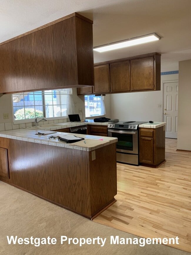 Photo - 1160 Birch Dr