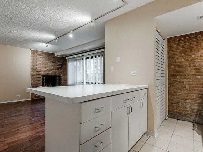 Photo - 713 W Diversey Pkwy Unit #7