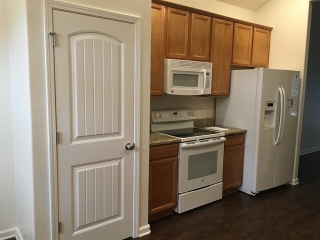 Photo - 209 Crooked Oaks Dr