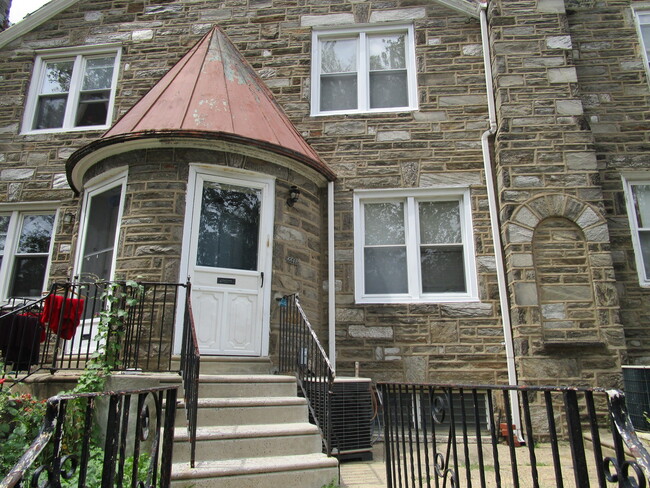 Large Row - Castor Gardens - Large Row - Castor Gardens House