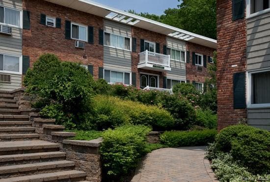 Building Photo - 425 Main St Unit 425-B