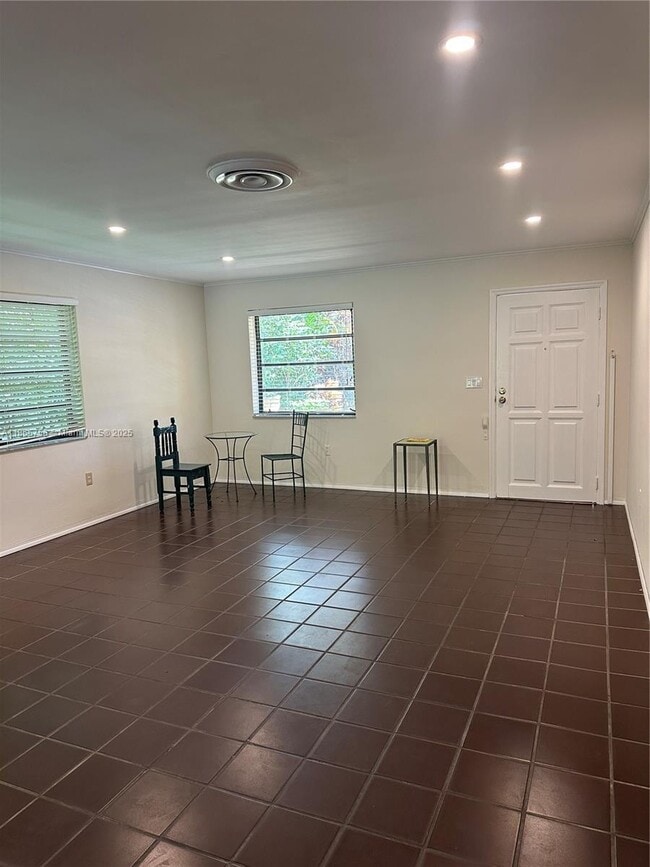 Photo - 527 Gerona Ave