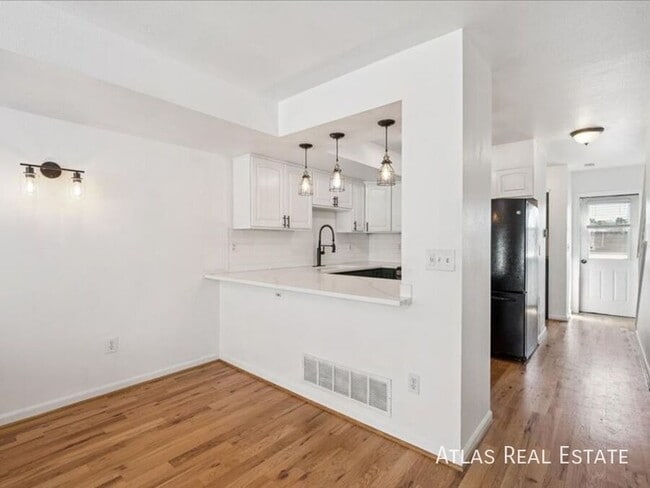 Photo - 783 S Locust St