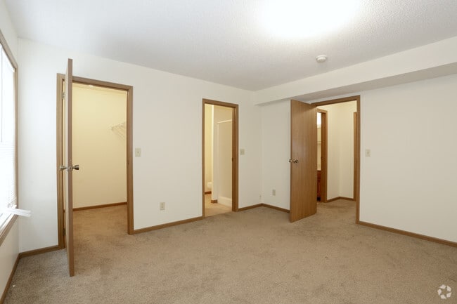 2 Bedroom 2 Bath - Master Bedroom