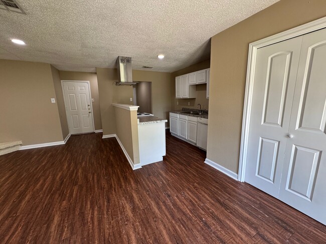 Photo - 17519 Poppy Trails Ln