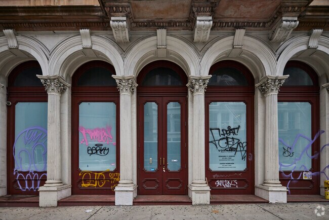 Photo - 443 Broadway