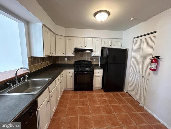 Building Photo - 25 Wyndham Pl