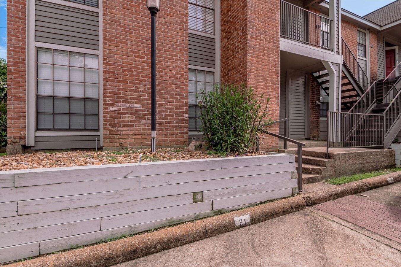 Photo - 2402 Sycamore Ave Unidad E1