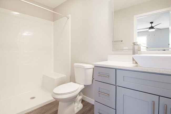 Photo - Avery Square