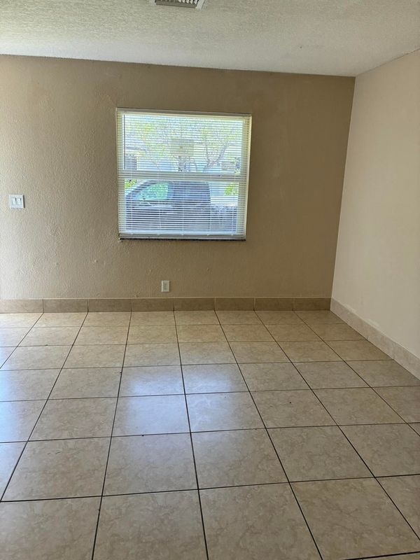 Photo - 1420 Barton Rd