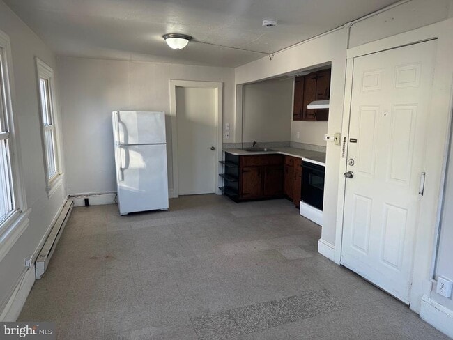 Building Photo - 85 Oak St