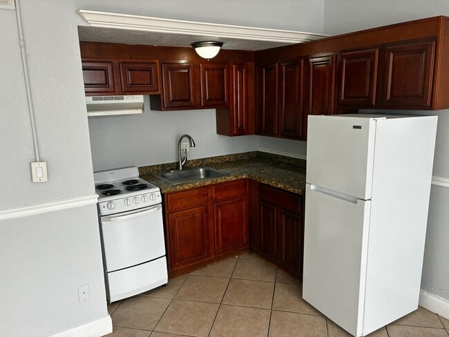 Photo - 311 W Ashley St