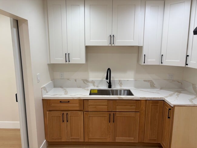 Photo - 1242 N New Hampshire Ave