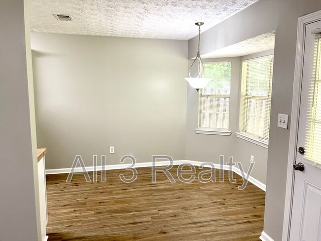 Photo - 215 Mountain Ridge