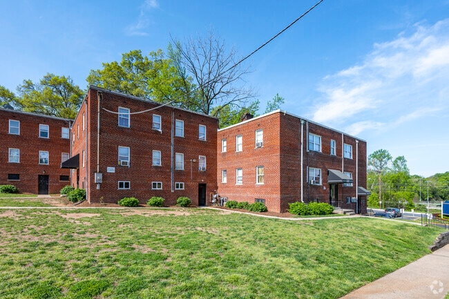 Primary Exterior - Terrace Green