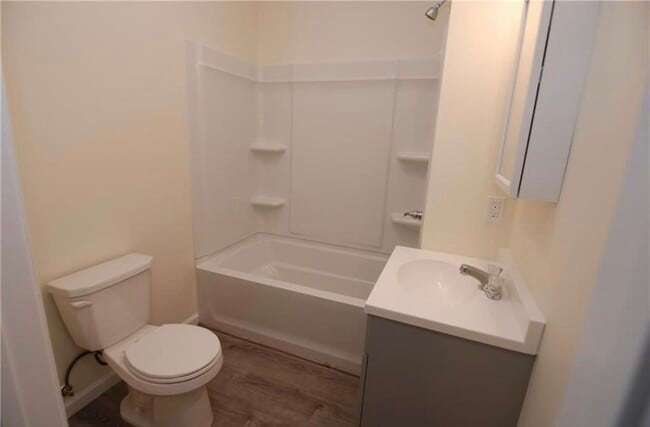 Photo - 19 D'Annunzio Ave Unit A