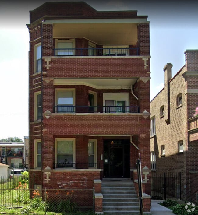 Building Photo - 3513 W Fulton Blvd Rental