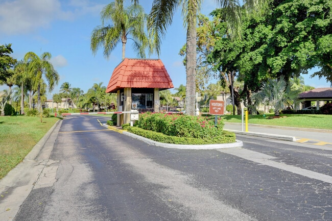Photo - 7911 Eastlake Dr Unit 6-H