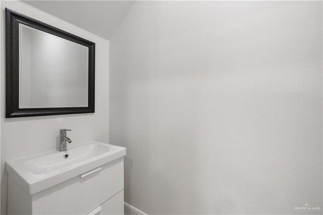 Photo - 15 Nassau St