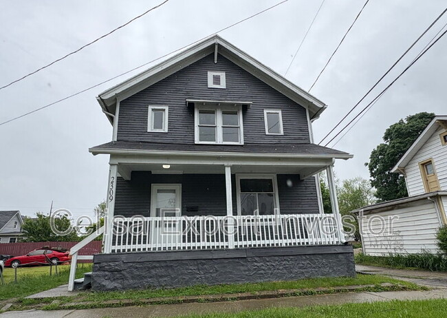 Photo - 2309 Warsaw St House