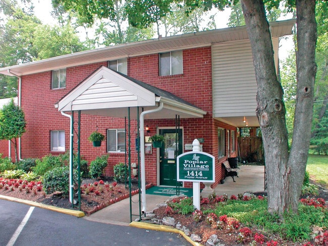Building Photo - Poplar Village Rental
