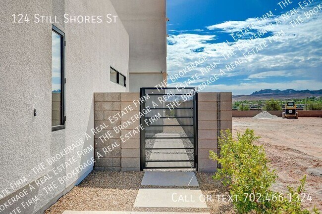 Photo - 124 Still Shrs St
