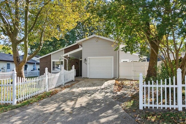 Photo - 630 Orangewood Dr