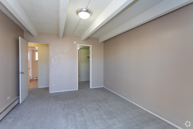 2BR, 2BA - 850SF