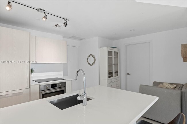Photo - 501 NE 31st St Unit 605