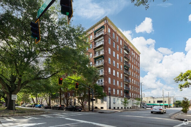 Photo - DeRenne Plaza Condominiums