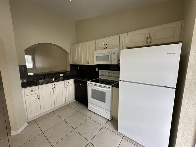 Photo - 2921 SE 12th Rd Unit 203