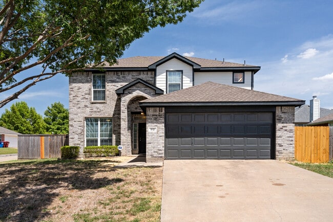 Building Photo - 512 Waterford St